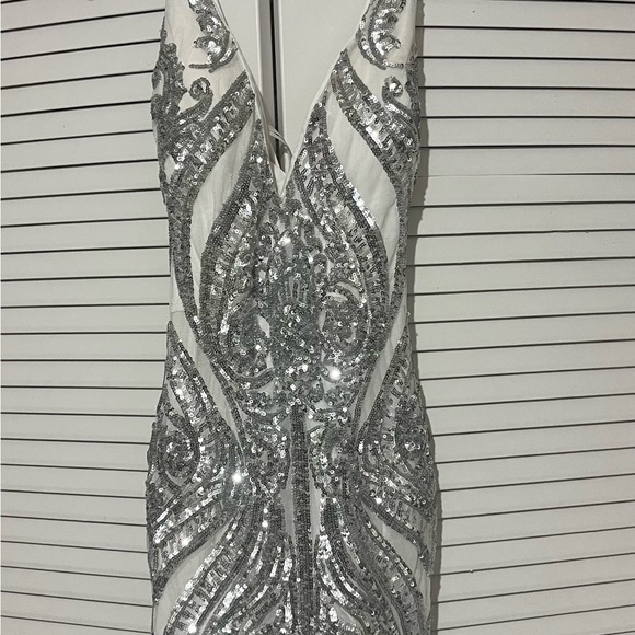 Windsor Women's Silver and Grey Dress New - Picture 2 of 8